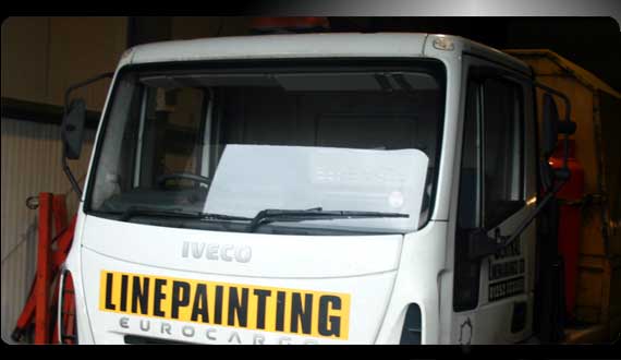 A & B Windscreens offers a competitive on-site lorry and van windscreen replacement and repair service. Same/next day service 24 hour x 365 days per year.